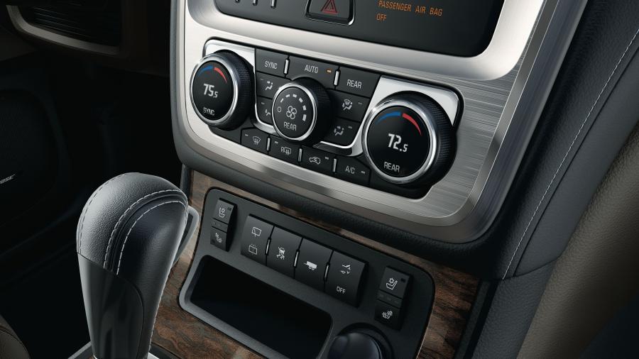 GMC Acadia Denali 2012 года  (фото 17 из 67)